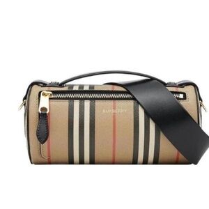 Burberry
The Vintage Check barrel bag